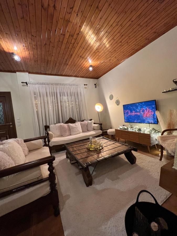 Апартаменты House In The Woods Кардица Экстерьер фото