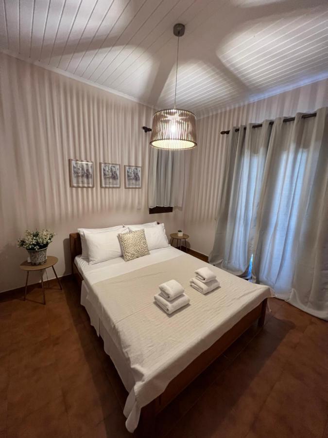 Апартаменты House In The Woods Кардица Экстерьер фото
